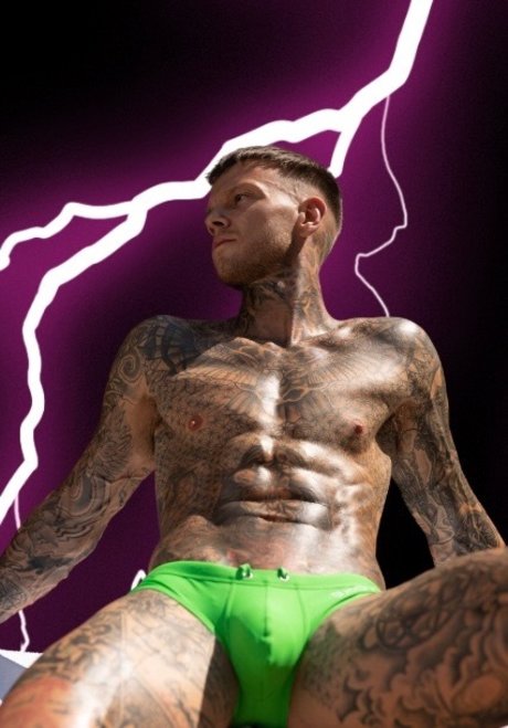 Elecy ポルノスター パーフェクト 写真