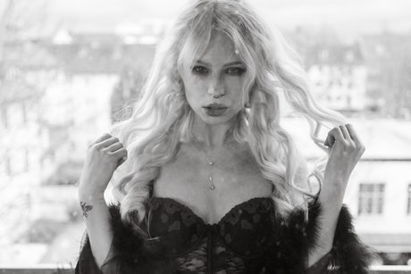 Superbia ポルノスター 写真