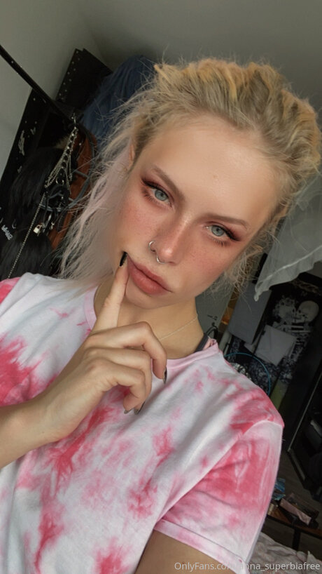 Superbia ポルノスター 写真