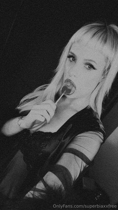 Superbia ポルノスター 可愛い 写真