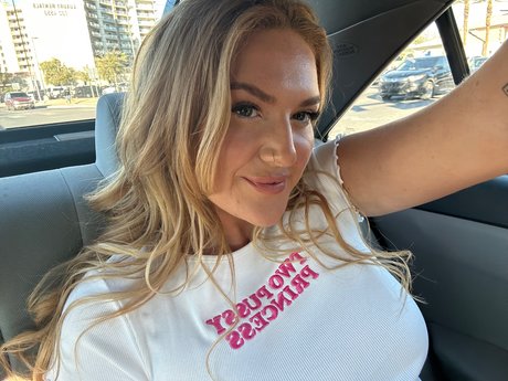 TWO PUSSY PRINCESS_ スター アーカイブ