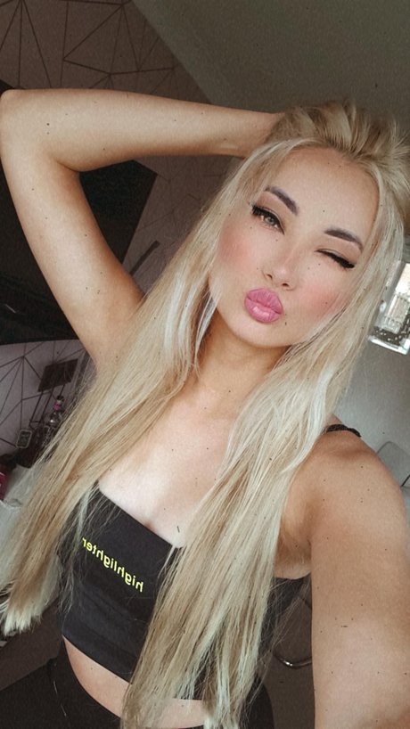 Krolowa rozi 独占スター アーカイブ