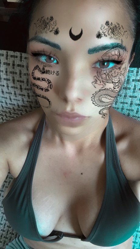 Florencia Macedo アートモデル アーカイブ