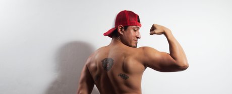 GuivernoStud ホットなポルノスター 写真