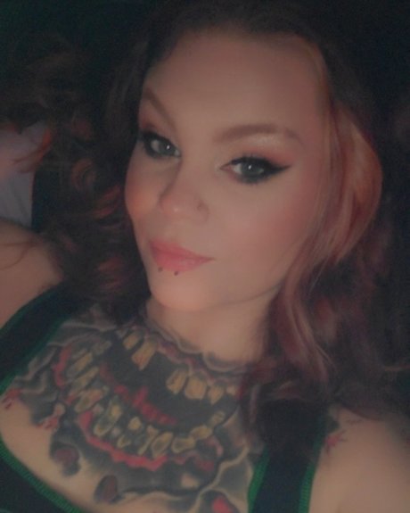 Lydia Adams ホットモデル 写真