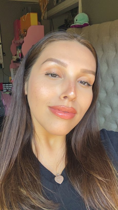 parisluxxx ホットスター 写真