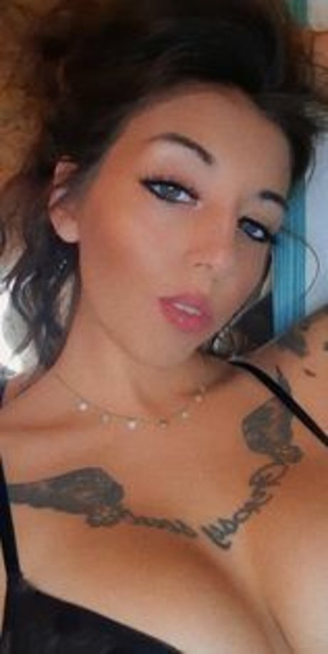 Nina Fortay 完璧なスター 写真