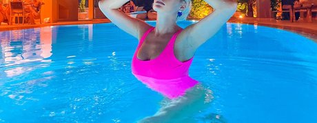 Blonde Queen かわいいスター アーカイブ