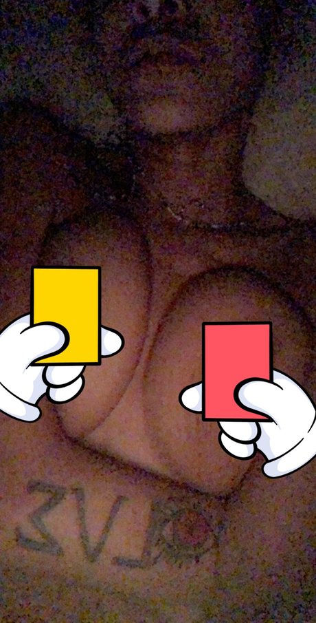 The Nudist Queen 美しいモデル 写真