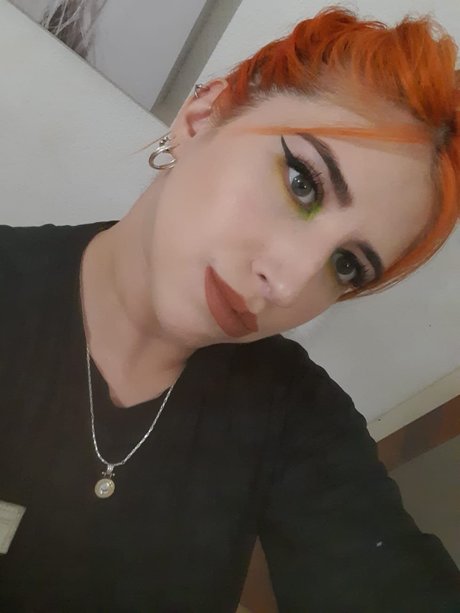 Pausol ポルノスター ホット 写真