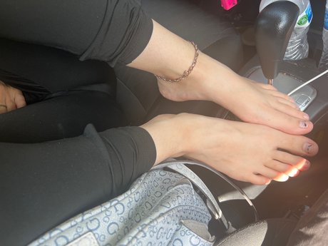 教室オンリーファン セクシー裸 写真