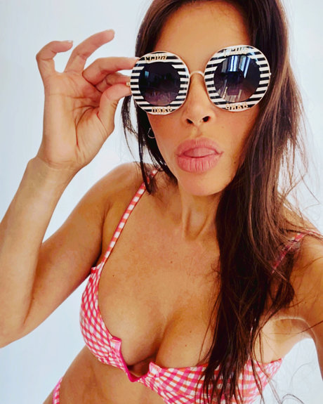 モンスターコックオンリーファンズ セクシーヌード 画像