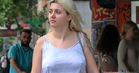 Candid Bralessday 可愛い女優 画像