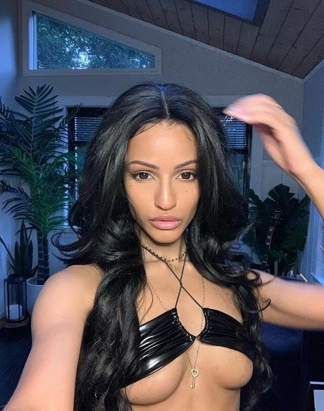 Jayecarrero ヌードモデル 写真