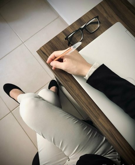 lizzie feet 素敵なモデル 写真