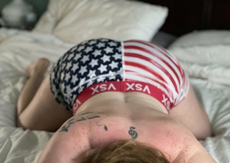 ジンジャーティーンオンリーファンズ 無料セックス 画像