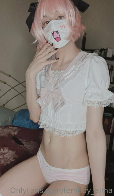 femboy alma ヌードモデル 画像