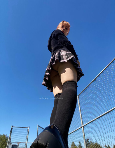 Sn0wryn 裸モデル ギャラリー