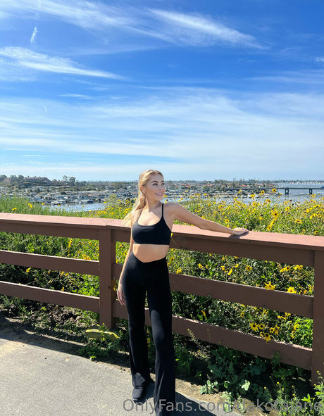 ぽっちゃりティーンオンリーファンズ アートヌード ギャラリー