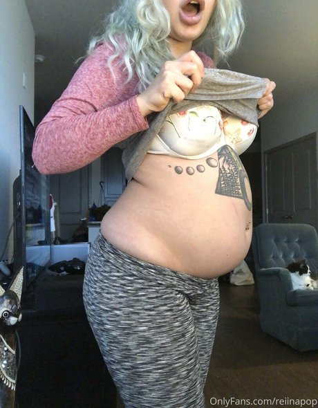 小さなおっぱいオンリーファンズ アートヌード 写真