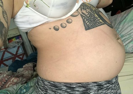 尖ったおっぱいオンリーファンズ 無料アダルト アーカイブ