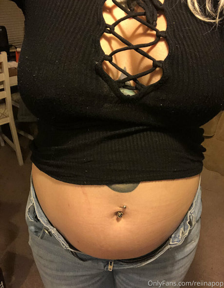 小さなおっぱいオンリーファンズ アートヌード 画像