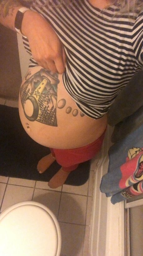 曲線美の女の子オンリーファンズ アート裸 写真