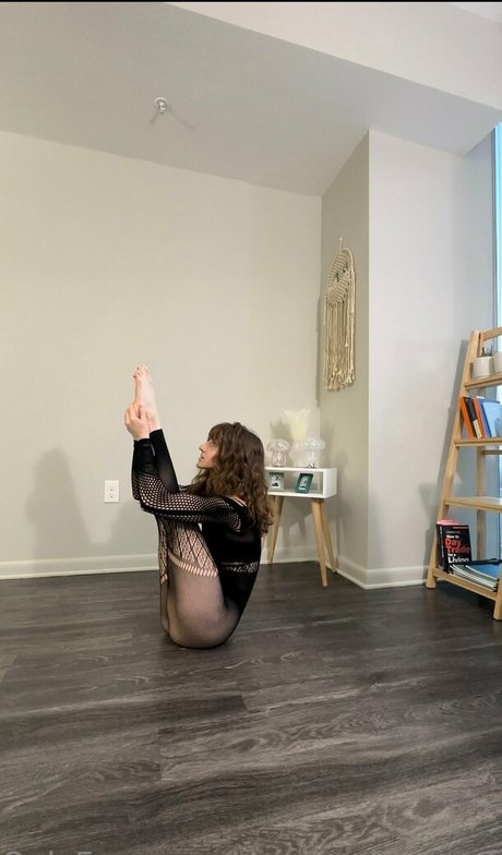 フェラチオ ディープスロート オンリーファンズ セクシーヌード 画像