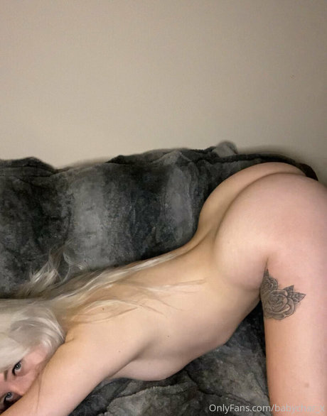 babychar x xxxモデル 写真