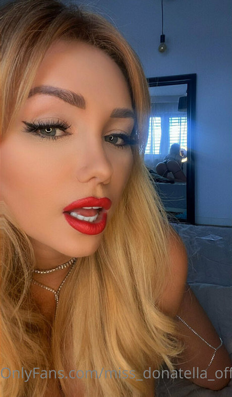 Miss Donatela 素敵なポルノスター 画像