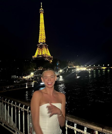 makeupwithmeredithh アダルトモデル 画像