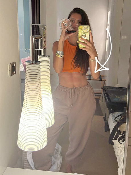 Andrea Helfrich アートモデル アーカイブ