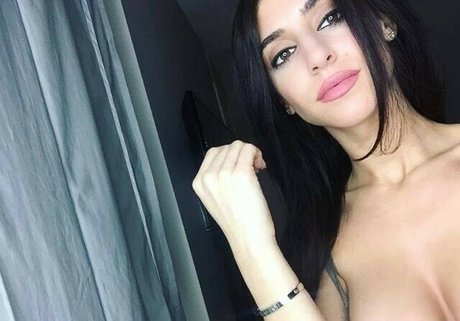 シャワー3P オンリーファンズ 無料ポルノ 写真