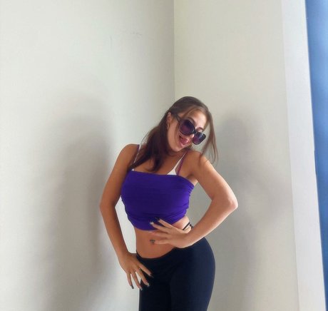 Baby Ariel ポルノスター 裸 写真