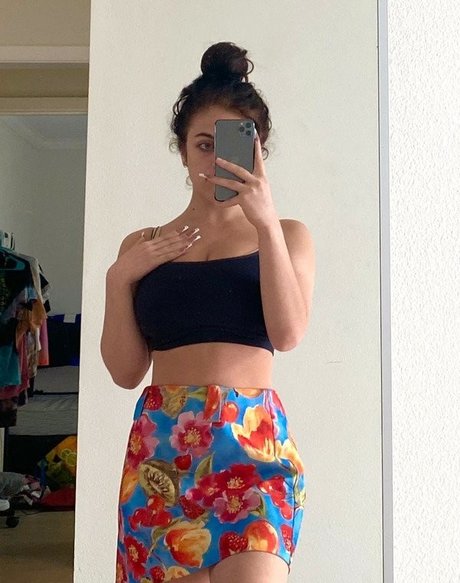 Baby Ariel セクシーモデル ギャラリー