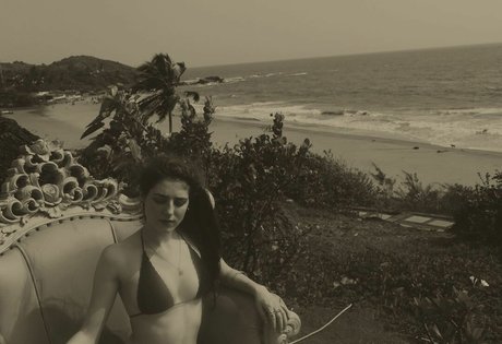 Jasmine van den Bogaerde エロティックモデル 画像