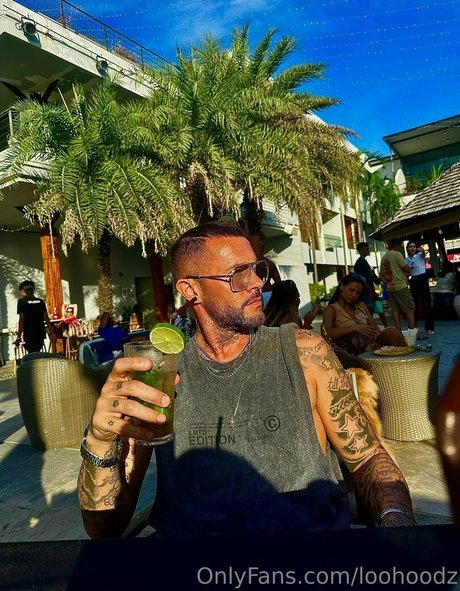 loohoodz 女優 アーカイブ