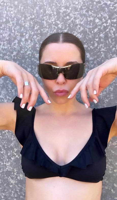 勃起オンリーファン ホットヌード ギャラリー