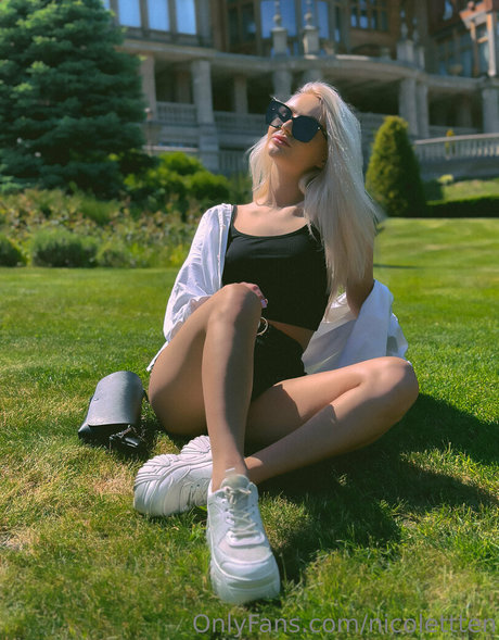 パンツを食い込ませるオンリーファンズ HD ギャラリー