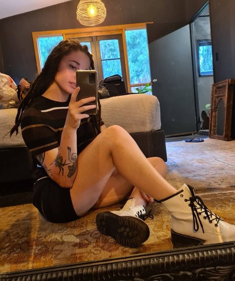 Skye Sharp ヌードモデル ギャラリー