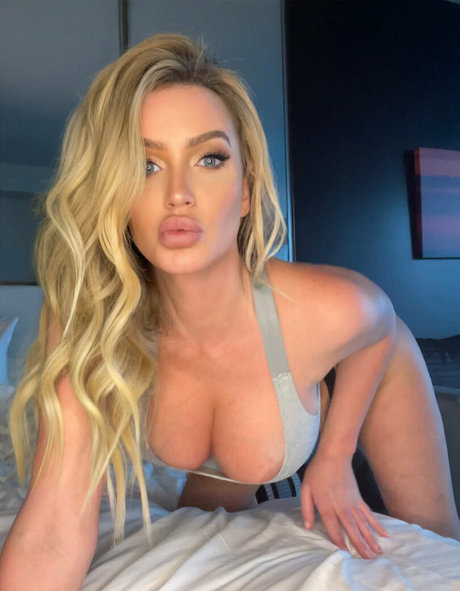 貞操帯オンリーファンズ ヌード 写真