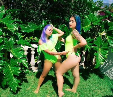 スキニーモデルオンリーファンズ ポルノ 画像