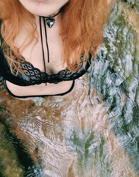 Taiga Tondorf エロティック女優 アーカイブ