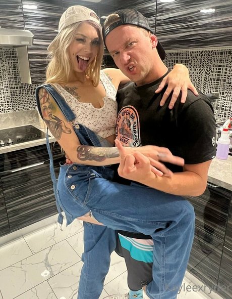 BBC 熟女 オンリーファンズ アートポルノ 写真