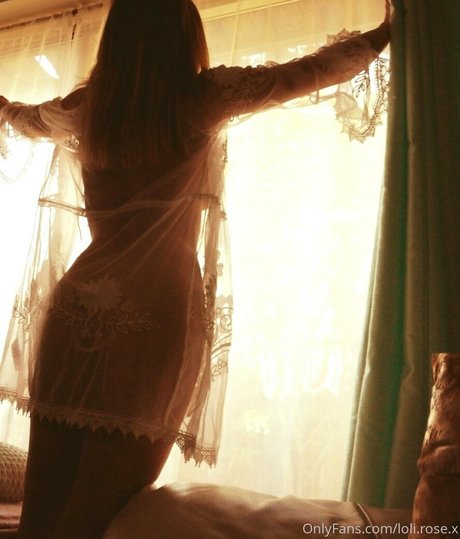 lola rose x ヌードモデル 写真