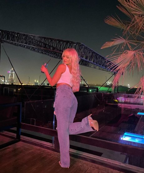 ボディビルダーヌードオンリーファンズ HD 写真