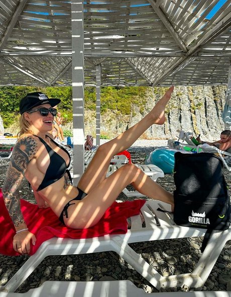 Nina Danilyuk セクシーなポルノスター 写真