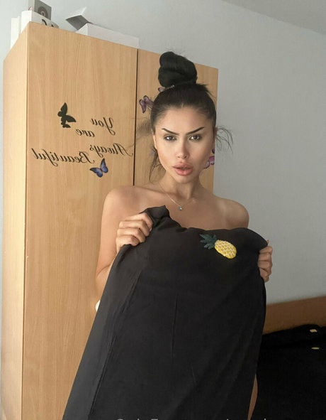 パンツを食い込ませるオンリーファンズ 無料裸 写真