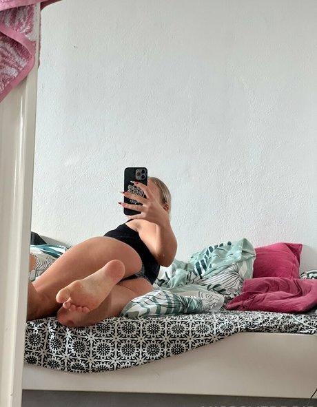 フィットネスガールズオンリーファンズ アダルト無料 画像