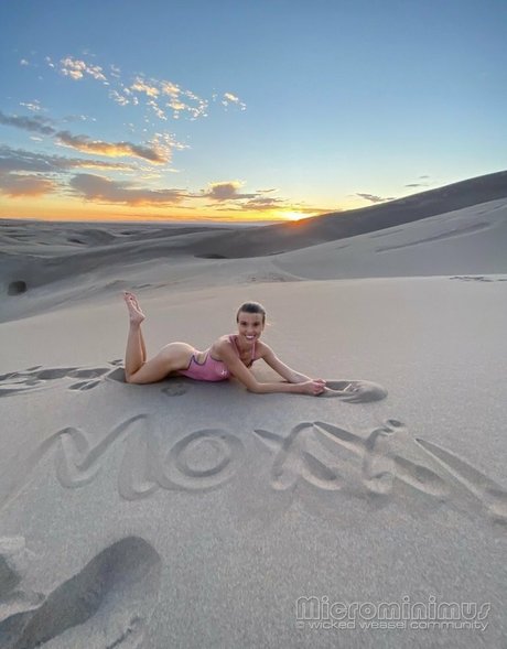 Love Moxxi かわいいスター 写真